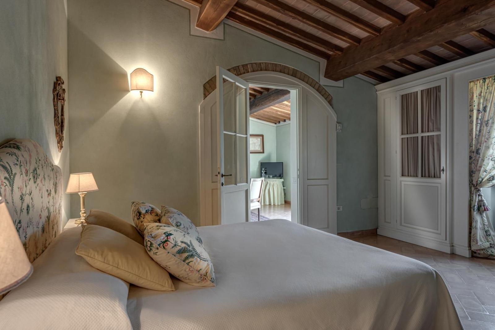 Villa Il Castagno Wine & Resort シエーナ エクステリア 写真