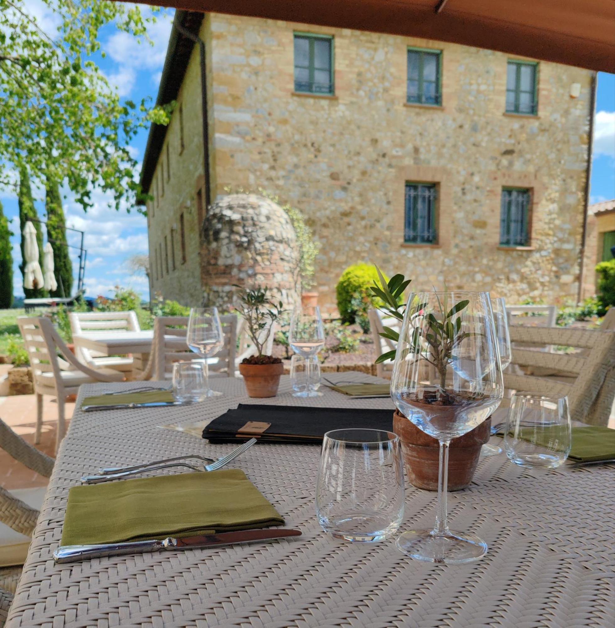 Villa Il Castagno Wine & Resort シエーナ エクステリア 写真