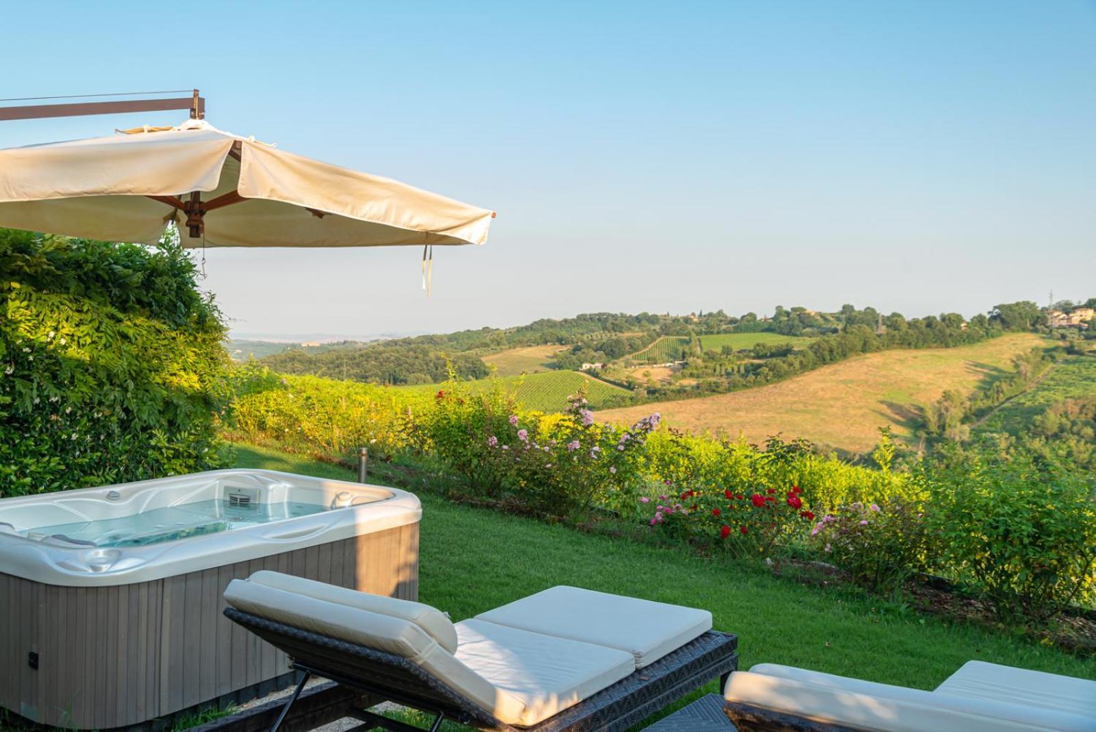 Villa Il Castagno Wine & Resort シエーナ エクステリア 写真